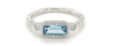 14KW Blue Topaz Horizontal Ring